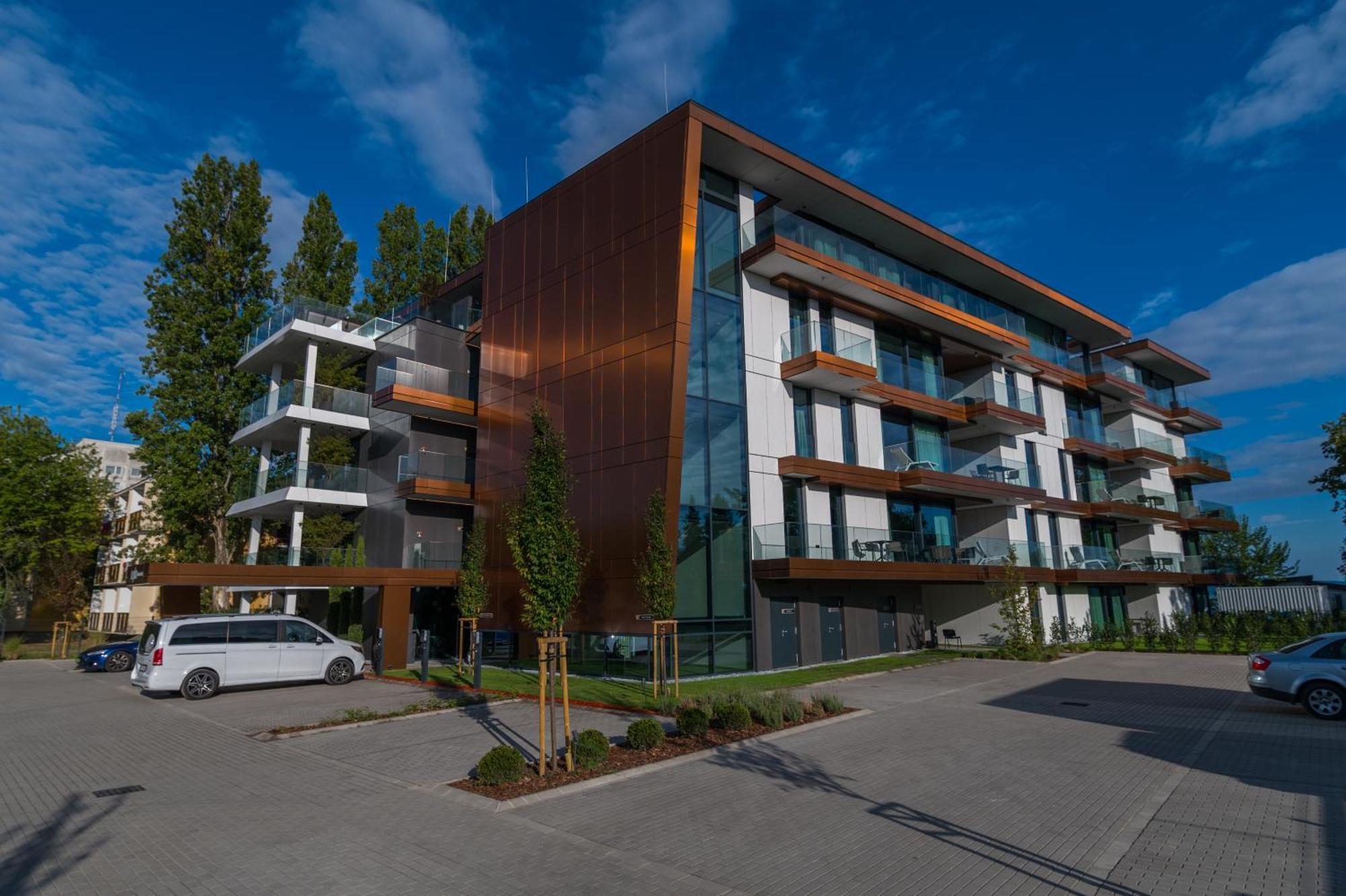 Bj81 Suite Hotel Siófok Exteriör bild