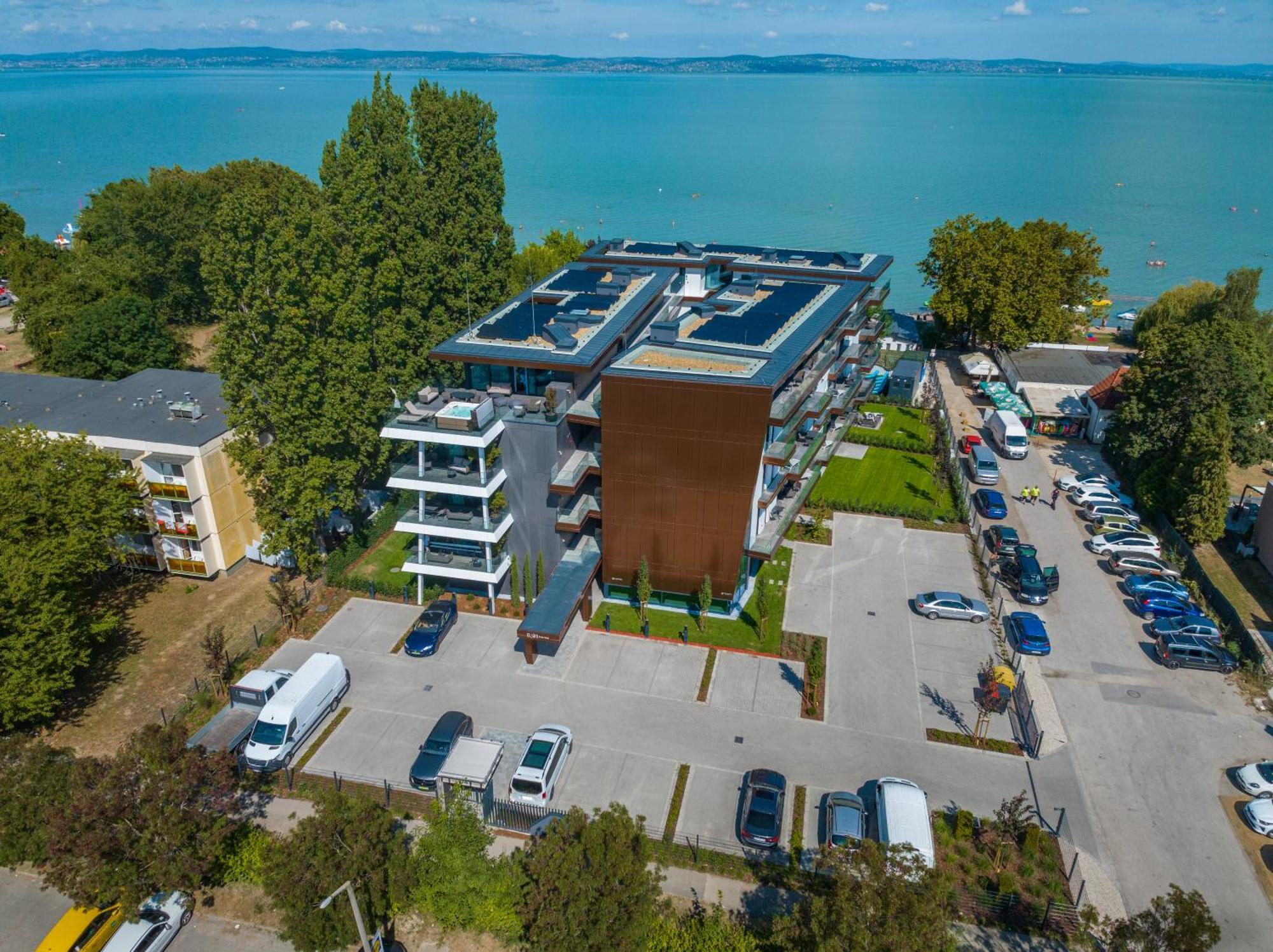 Bj81 Suite Hotel Siófok Exteriör bild