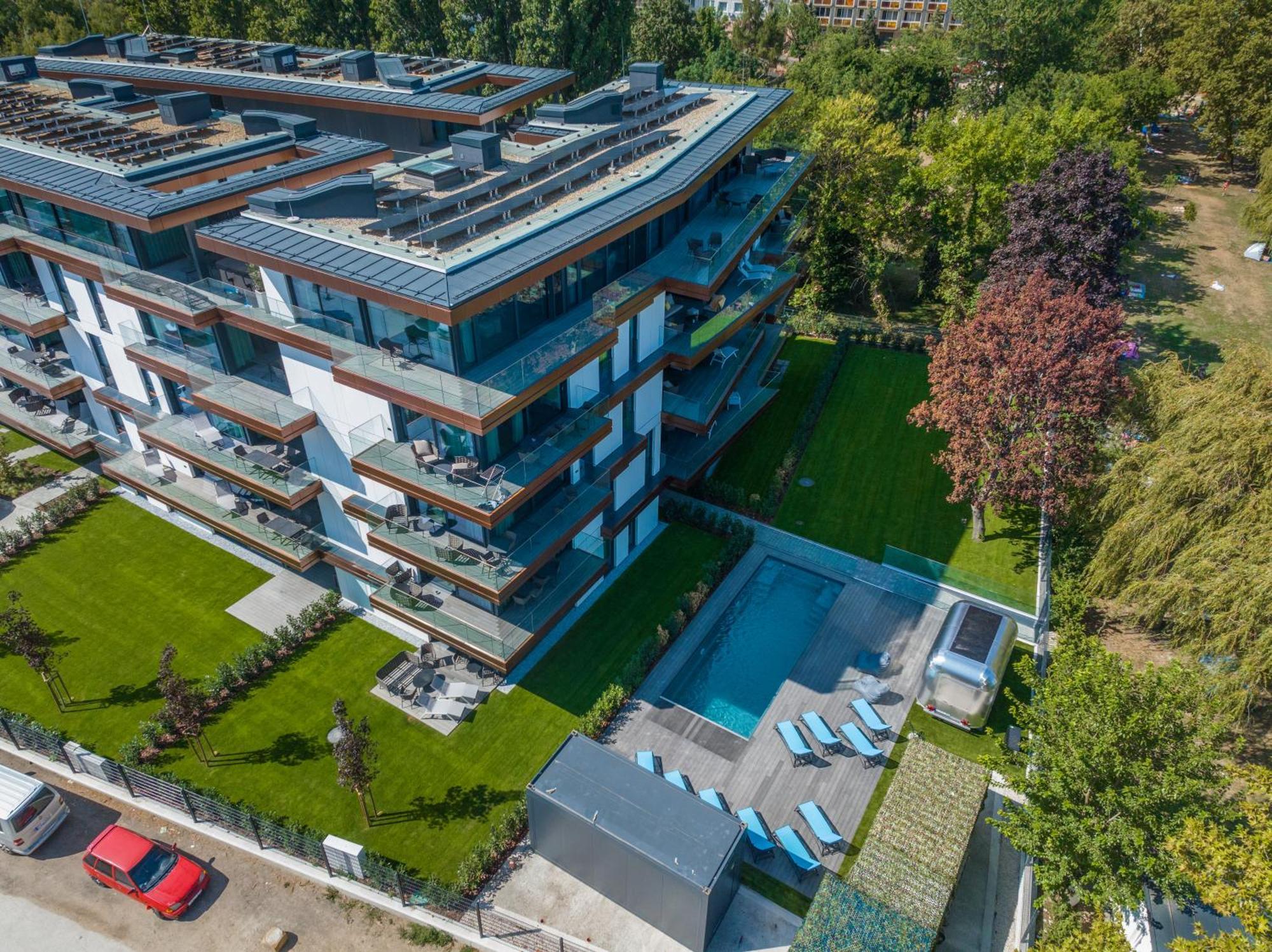 Bj81 Suite Hotel Siófok Exteriör bild