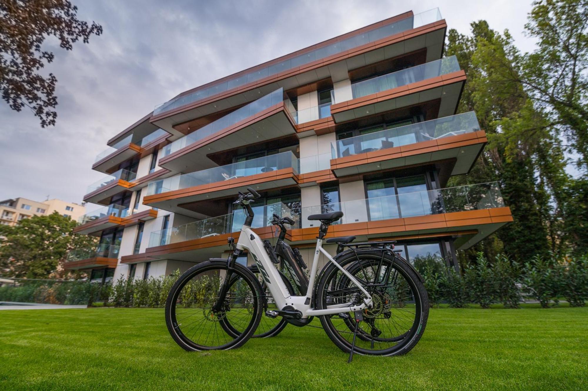 Bj81 Suite Hotel Siófok Exteriör bild